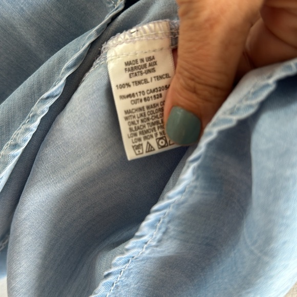Cloth and Stone denim like top small - Picture 5 of 5